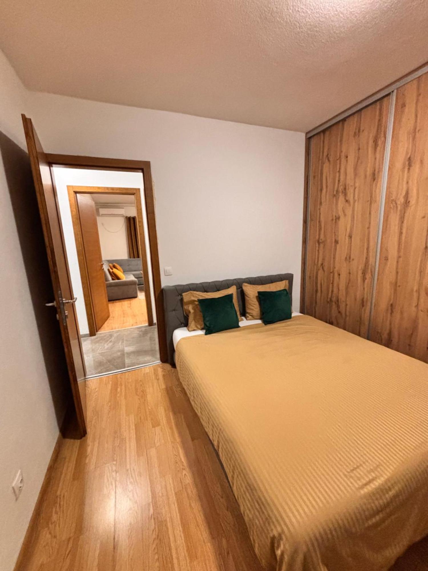 R-Residency Ll Apartman Banja Luka Kültér fotó